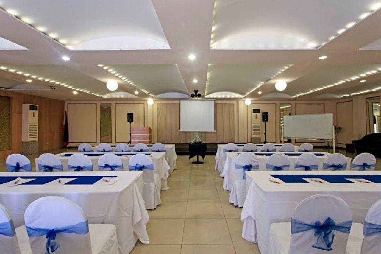 The Orchard Cebu Hotel & Suites Powered By Cocotel Exterior photo