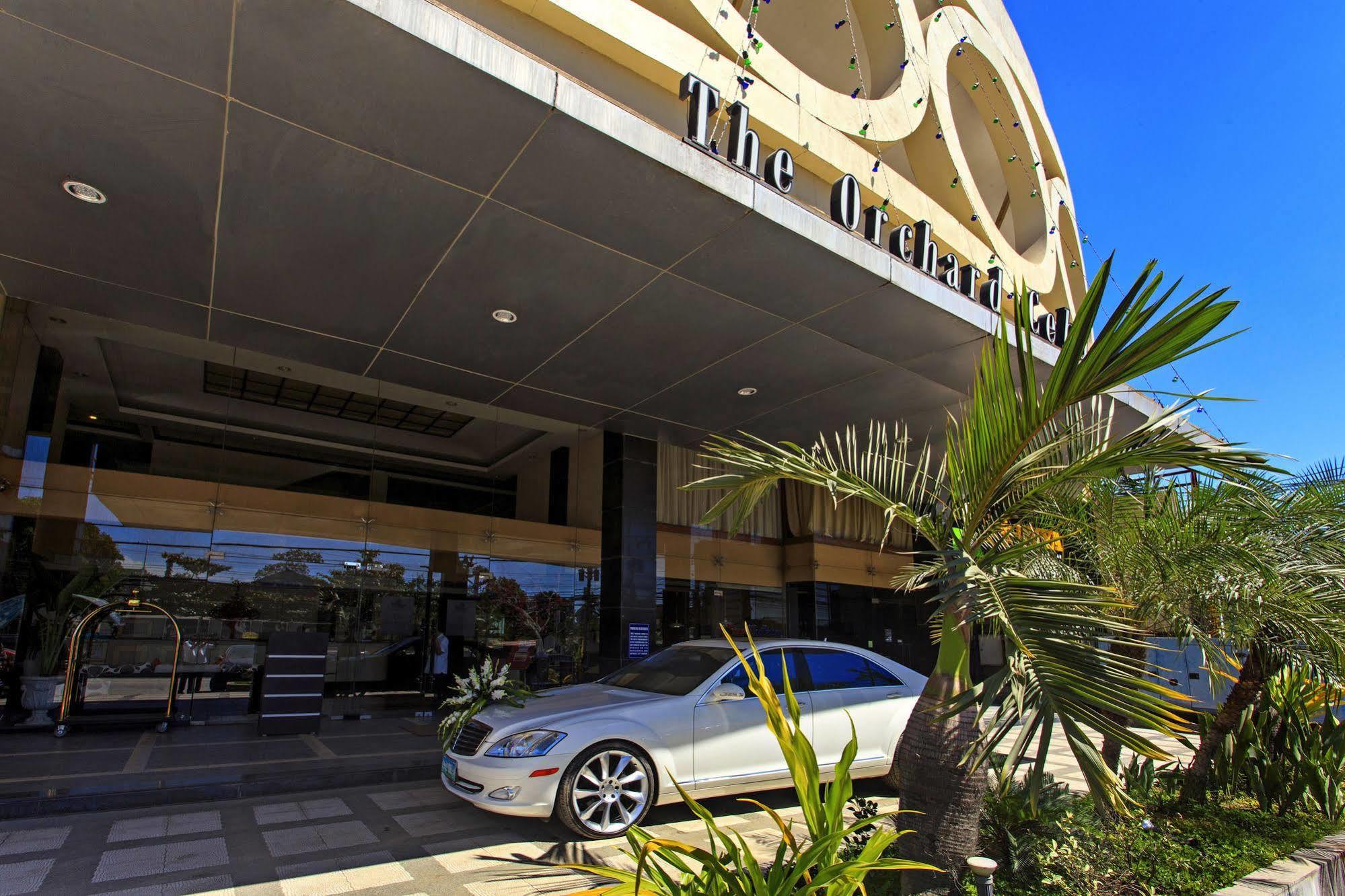 The Orchard Cebu Hotel & Suites Powered By Cocotel Exterior photo